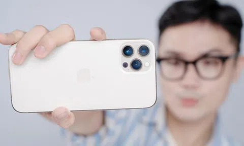 Lần đầu tiên đại lý chơi lớn: Dùng thử điện thoại iPhone 1 tháng không ưng trả lại, chuyện gì vậy?