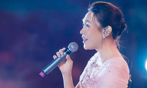 Hà Kiều Anh tự hào về con gái xinh đẹp, Mỹ Tâm xinh đẹp tuổi 44