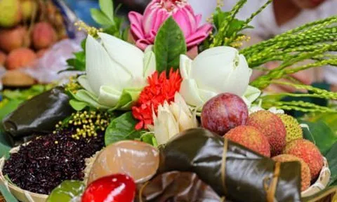 Bán cả trăm mâm cúng ngũ sắc trong ngày Tết Đoan ngọ