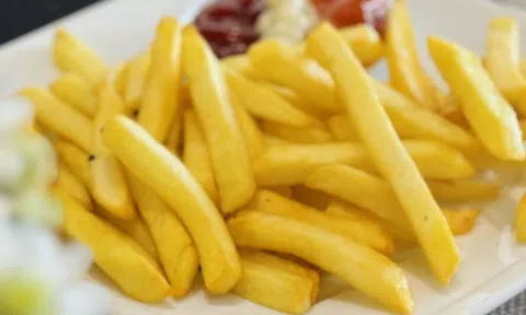 5 món nhiều muối người giảm cân nên tránh