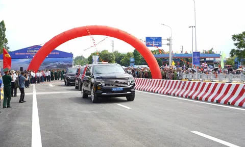 Cầu Phong Châu thông xe sớm 3 tháng, tiết kiệm gần 200 tỷ