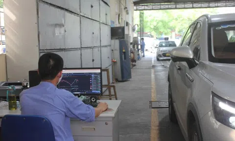 Việt Nam nguy cơ thành 'bãi rác công nghệ' nếu chậm siết nhiên liệu ô tô?