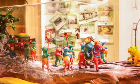 Đồ chơi trung thu truyền thống 'hồi sinh' giá tiền triệu