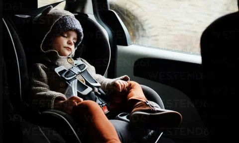 Hiểm họa chết người khi ở lâu trong ôtô đóng kín