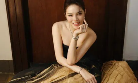 Hoa hậu Kỳ Duyên dát đầy trang sức đắt tiền lên người, Hoài Lâm gây tranh cãi