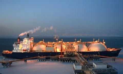 'Nghiện nặng' dầu Nga, một quốc gia châu Á muốn mua thêm cả LNG cho 'trọn bộ'