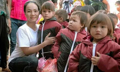 Người phụ nữ nhỏ bé ở Đà Nẵng mang 'hơi ấm người dưng' đến từng mái nhà nghèo