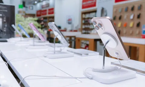 iPhone 17 mở bán, giá máy đời cũ giảm sâu