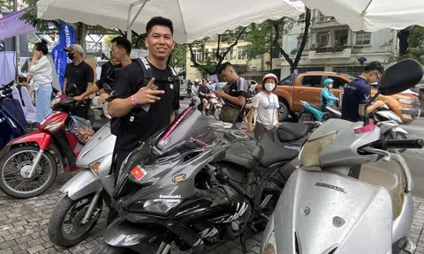 Dân chơi Hà thành mang cả Kawasaki đi ‘đổi xăng lấy điện’ VinFast, có kèo xe công nghệ nhanh 1 nốt nhạc