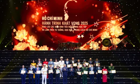 Đảng uỷ VietinBank được vinh danh tập thể điển hình tiêu biểu toàn quốc