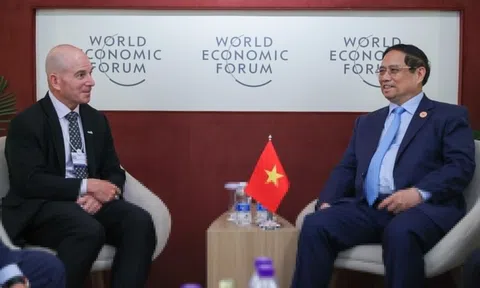 Thủ tướng đề nghị tập đoàn Mỹ hỗ trợ đào tạo 100.000 kỹ sư bán dẫn, AI