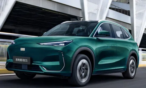 Hãng xe xây nhà máy 4.100 tỷ nâng cấp mẫu SUV vừa ra mắt tại Việt Nam: đi xa hơn 610 km nhưng giá vẫn giữ nguyên từ 400 triệu đồng