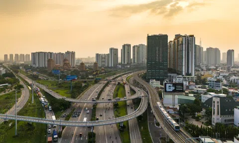 Đường sắt liên vùng là 'chìa khóa' để vận hành siêu đô thị TP.HCM mới