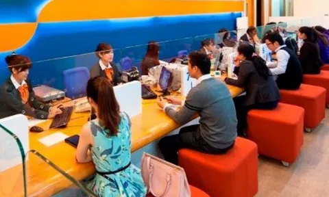 Loạt ngân hàng Việt Nam cắt giảm "kỷ lục" hơn 4.200 nhân viên, chuyện gì đã xảy ra?