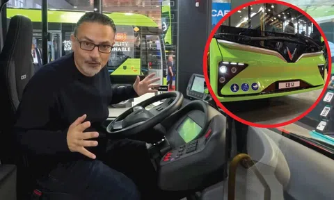 Khách Tây thử xe VinFast chưa bán ở Việt Nam: Kính cửa sổ như của máy bay, giảm xóc hơi, pin đặt trên nóc