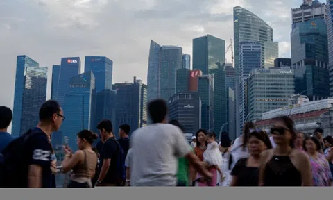 Tăng trưởng GDP năm 2025 của Việt Nam gần gấp đôi Singapore