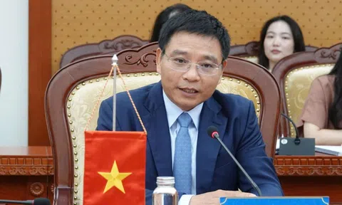 Bộ trưởng Tài chính làm việc với FTSE Russell về nâng hạng thị trường chứng khoán Việt Nam