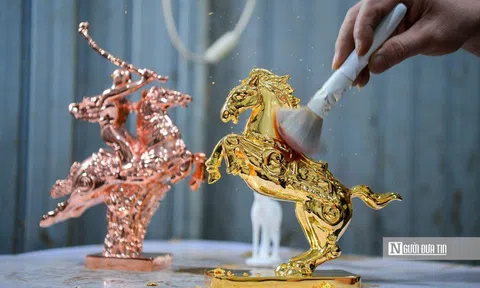 Ngắm linh vật ngựa lấy cảm hứng từ truyền thuyết Thánh Gióng