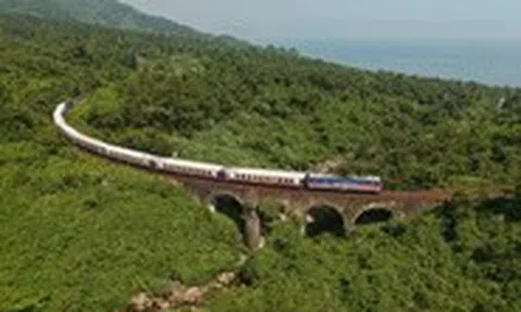 Diện mạo mới của đoàn tàu di sản nối Huế - Đà Nẵng có gì?