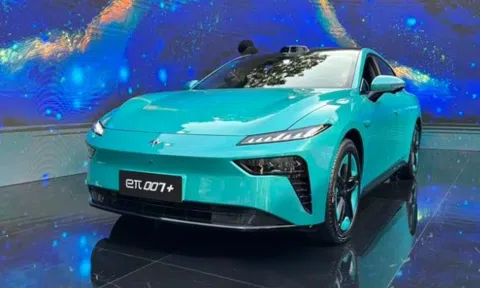 Ông trùm xe tải tại Việt Nam vừa ra mắt xe điện ngang cỡ Toyota Camry, giá khởi điểm hơn 500 triệu đồng