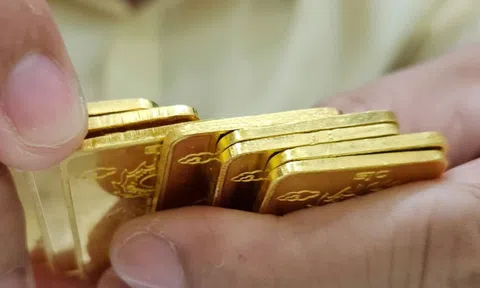 Sáng 23-2, giá vàng tăng 1,6 triệu đồng/lượng, giá bạc cũng tăng vọt