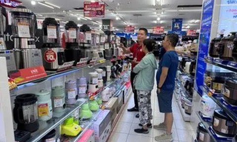 Điện máy, công nghệ "nhấp nhổm" tăng giá