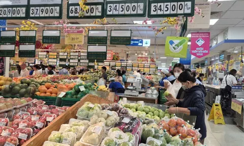 Yên tâm mua sắm hàng hóa Tết