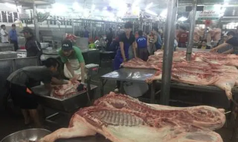 Giá heo hơi hôm nay, 15-3: Chợ đầu mối có giá mới