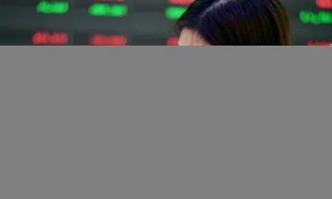 VN-Index bị bán mạnh, rơi hơn 40 điểm buổi chiều