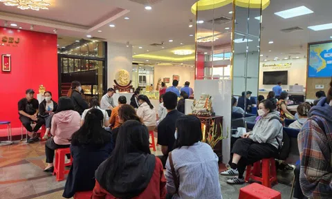 Giá bạc hôm nay 28-1: Đỉnh mới vượt 4,5 triệu đồng/lượng, nhiều người vẫn mua chờ 6 tháng