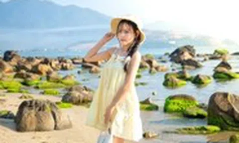 Về làng chài cổ Nam Ô mùa đẹp nhất: Ngắm bãi rêu xanh, săn cua cù kỳ