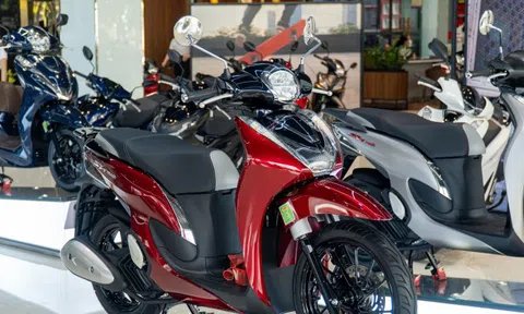 Giá xe Honda SH Mode tháng 10/2025: Đại lý "hét" giá chênh gần 9 triệu đồng