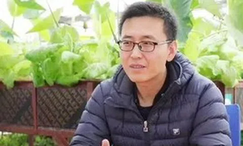 Phát hiện người đàn ông kiếm hơn 139 tỷ đồng/năm nhờ mô hình “trồng rau không cần bón phân, nuôi cá không cần thay nước”