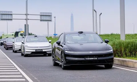 Hãng xe xây nhà máy tại Huế ra mắt sedan điện sạc nhanh trong 12 phút: Một lần sạc đi 630 km, giá khởi điểm hơn 400 triệu đồng