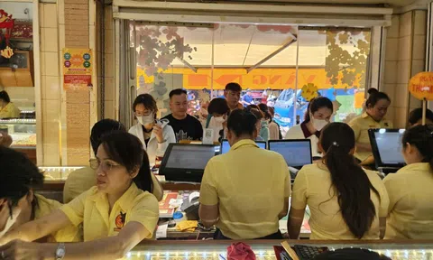 Giá vàng, bạc "nóng bỏng tay"