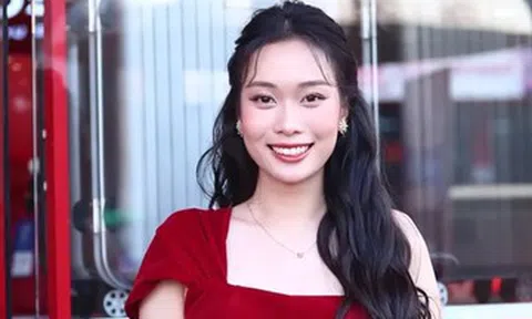 Phút chạnh lòng của BTV là hoa hậu, thủ khoa VTV9 nhưng lên sóng cuối cùng