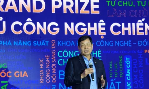 Nghịch lý tại FPT
