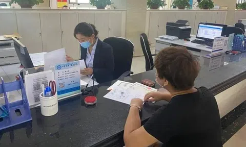 Người phụ nữ đến rút 360 triệu đồng trong sổ tiết kiệm để chuyển vào tài khoản của chính mình: Nhân viên ngân hàng khóa luôn tài khoản, báo cảnh sát