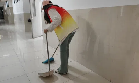 Dư luận sốc trước tin tuyển dụng tạp vụ phải có bằng thạc sĩ, dưới 35 tuổi: Mức lương đưa ra càng gây xôn xao