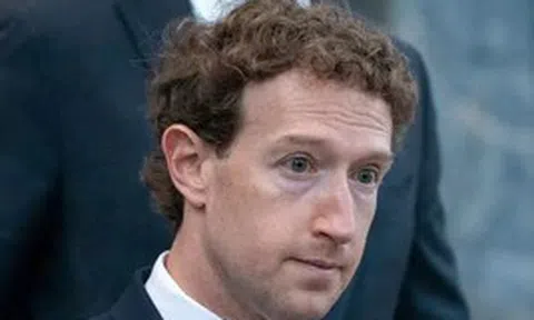 Facebook sập toàn cầu, Mark Zuckerberg “bốc hơi” hàng tỷ USD?