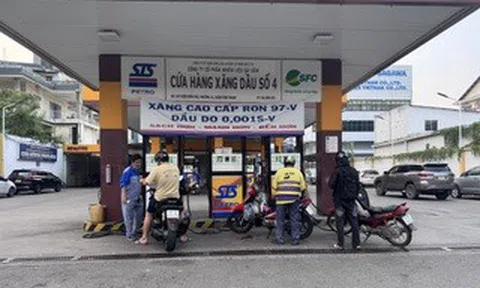 Doanh nghiệp bán lẻ xăng dầu chịu lỗ nhưng "không dám đóng cửa"
