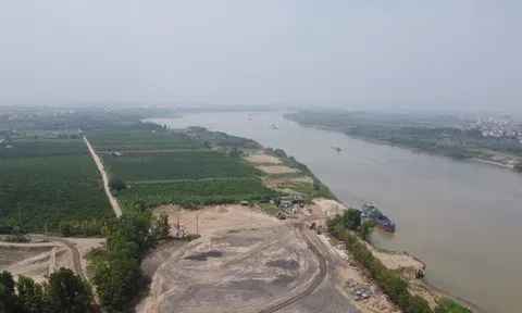 Hà Nội: Bãi trung chuyển cát, than trái phép mở đường vòng để tiếp tục hoạt động chui