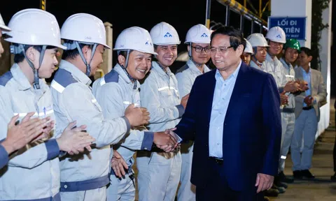 Thủ tướng vừa đề nghị tập đoàn "muốn làm việc khó" tham gia loạt dự án 250 tỷ USD, chúc 1 câu ý nghĩa