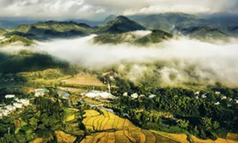 'Nóc nhà' Quảng Ninh có gì ngoài những biển mây?