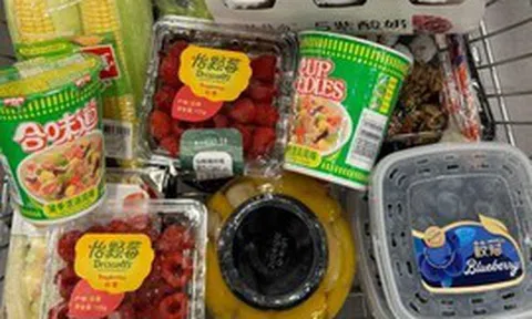 Vì sao siêu thị thường đặt đồ ăn vặt ngay gần quầy thanh toán?
