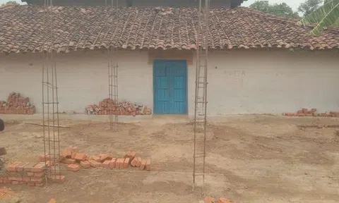 Đào móng xây nhà, 3 công nhân phát hiện kho báu quý giá