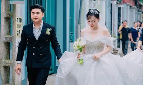 Đám cưới 'nhiều nhầm lẫn' của cặp đôi hàng xóm, nhà cách nhau 10m ở Hà Nội