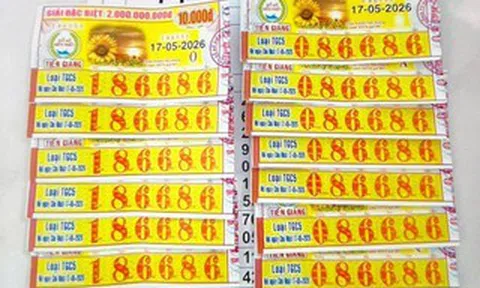 Trúng xổ số miền Nam, nhiều người ở TPHCM, Tây Ninh và Cà Mau đổi thưởng ngay