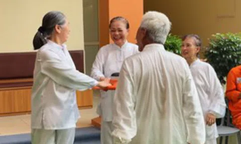 Việt Nam có thêm cơ sở dưỡng lão “sáng đi - chiều về” ngay phường trung tâm Thủ đô: Tích hợp nhiều dịch vụ,  giá từ 5 triệu đồng/tháng