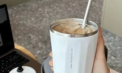 Lời khuyên cho những người thường xuyên đựng trà, cà phê trong bình giữ nhiệt